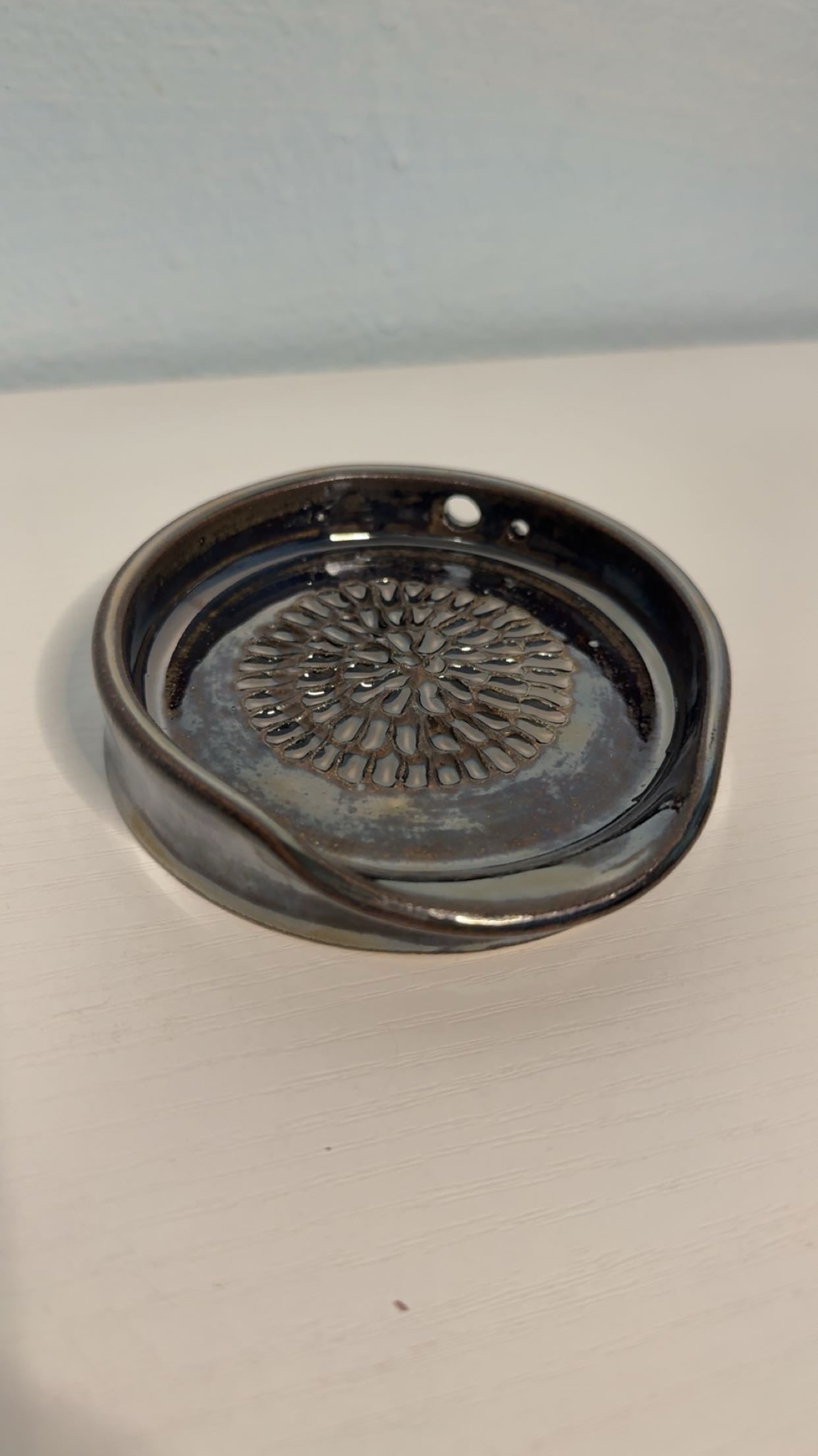 3-in-1 Garlic Grater/herb stripper spoon rest