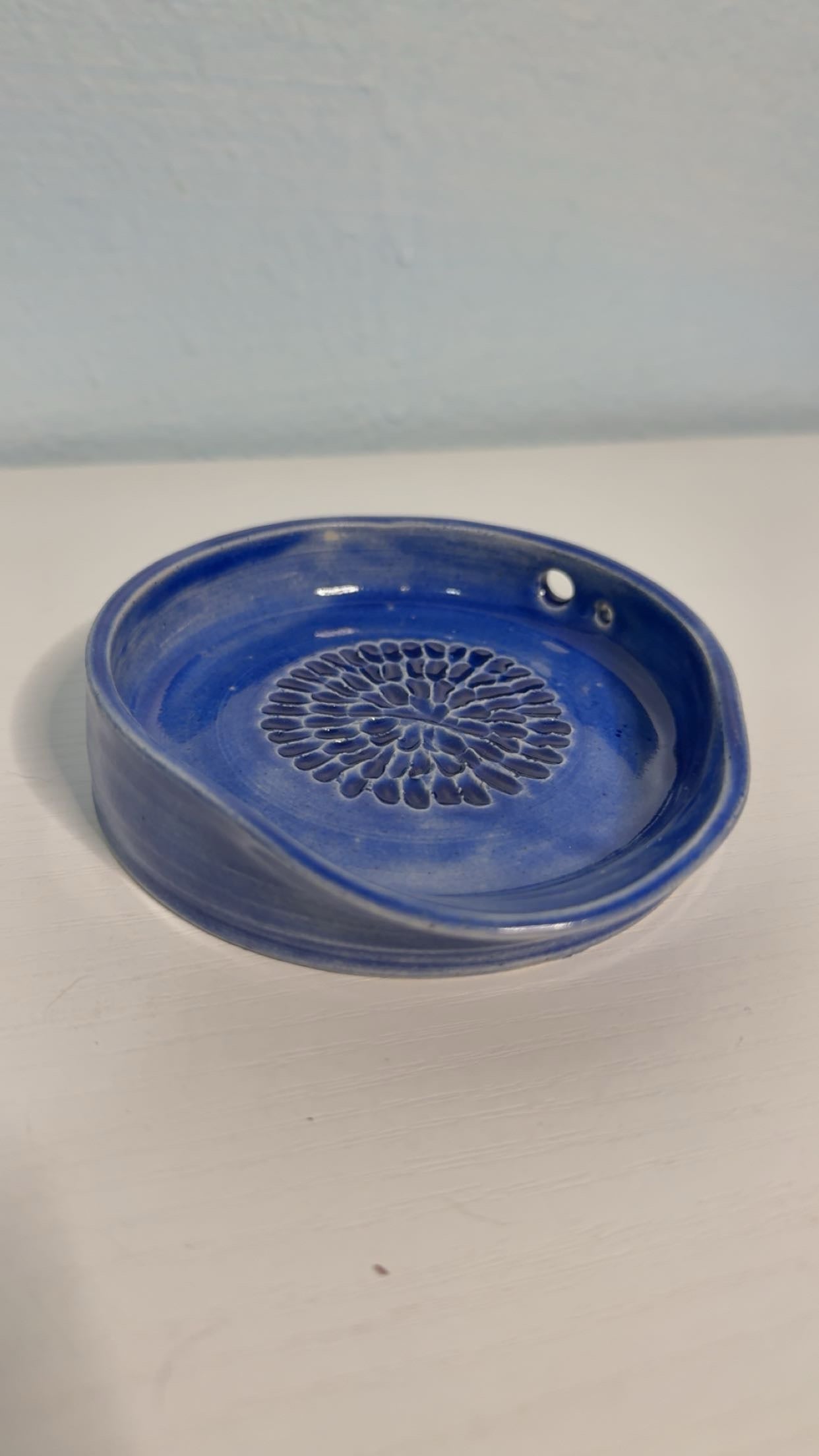 3-in-1 Garlic Grater/herb stripper spoon rest