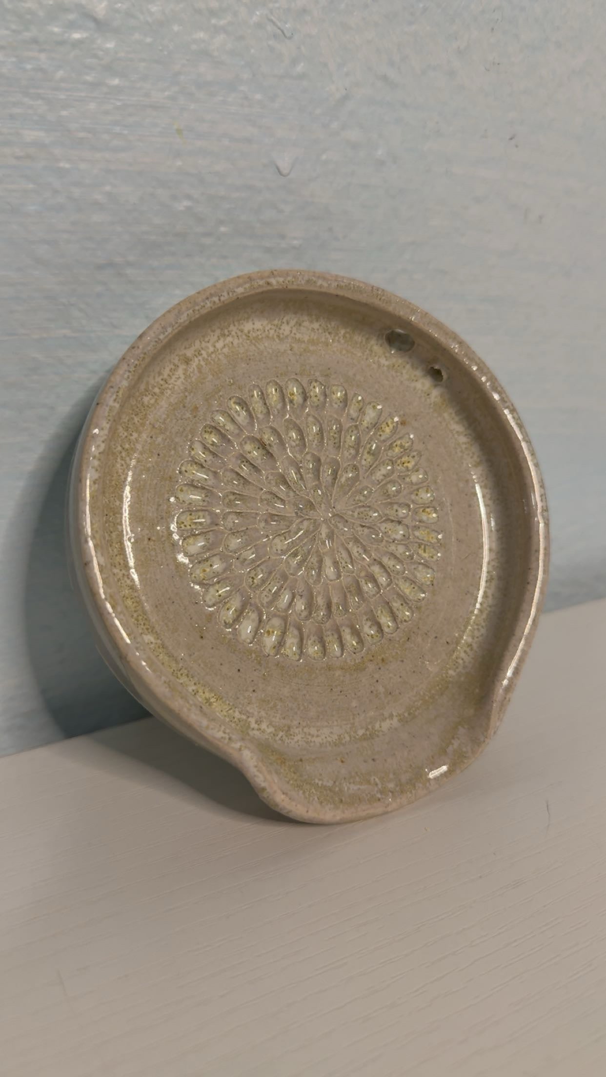 3-in-1 Garlic Grater/herb stripper spoon rest