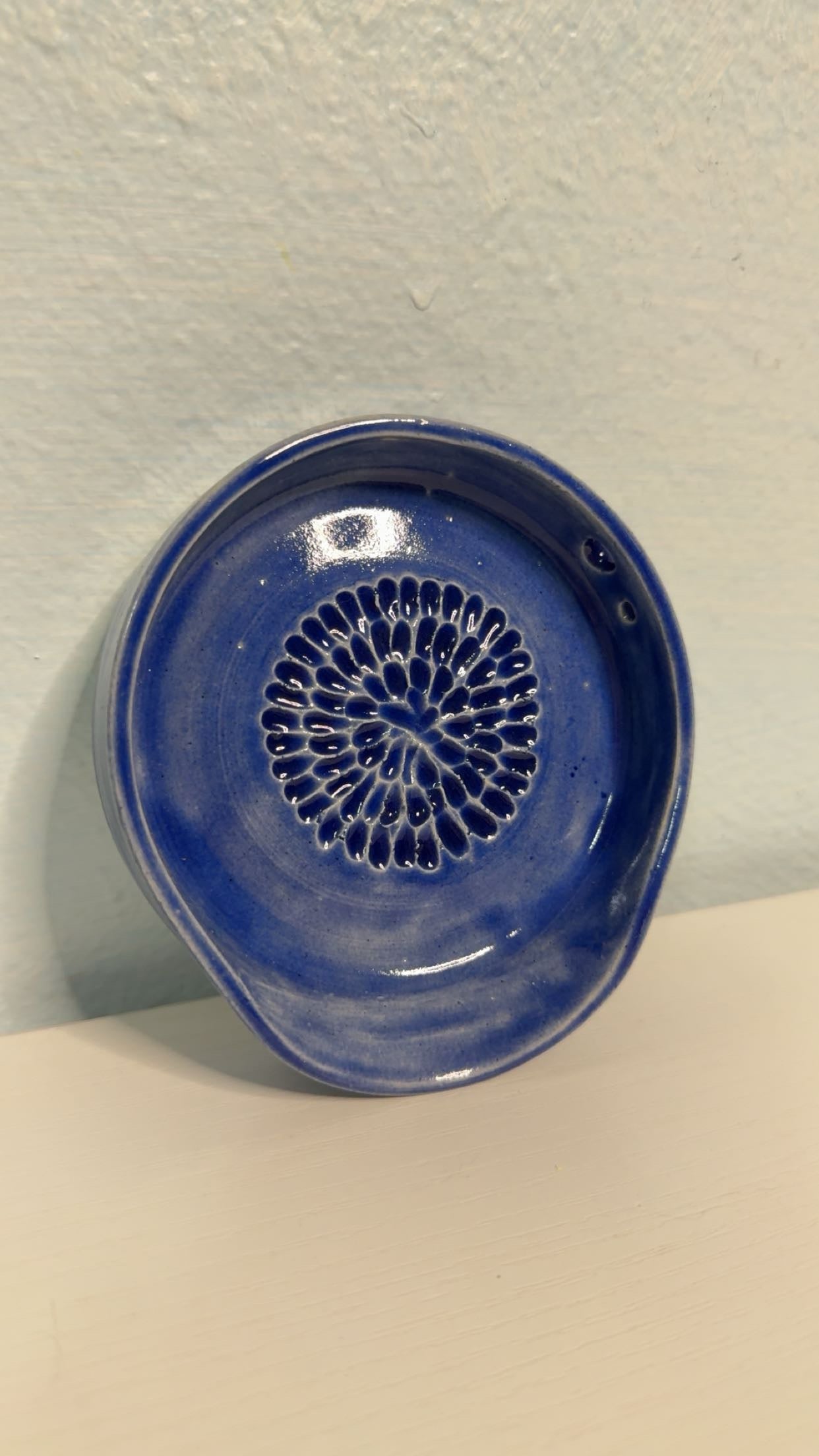 3-in-1 Garlic Grater/herb stripper spoon rest