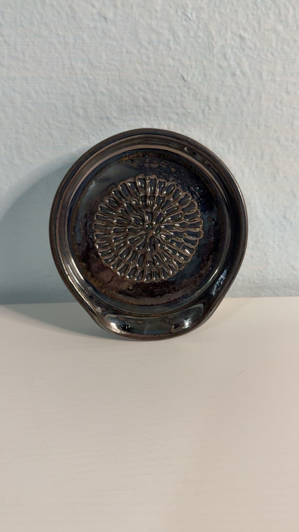 3-in-1 Garlic Grater/herb stripper spoon rest